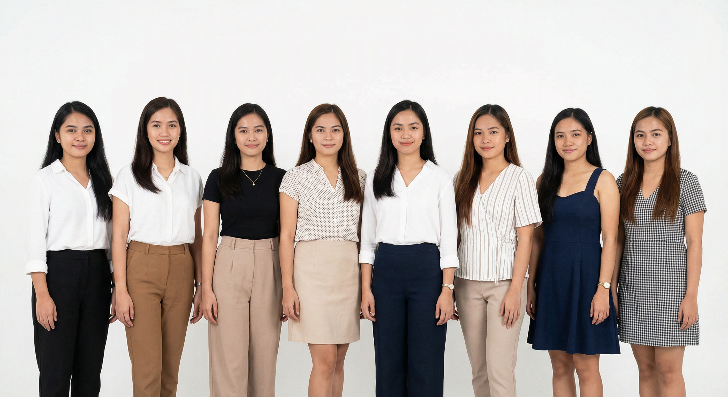 Typical women in Philippines — 8 women group